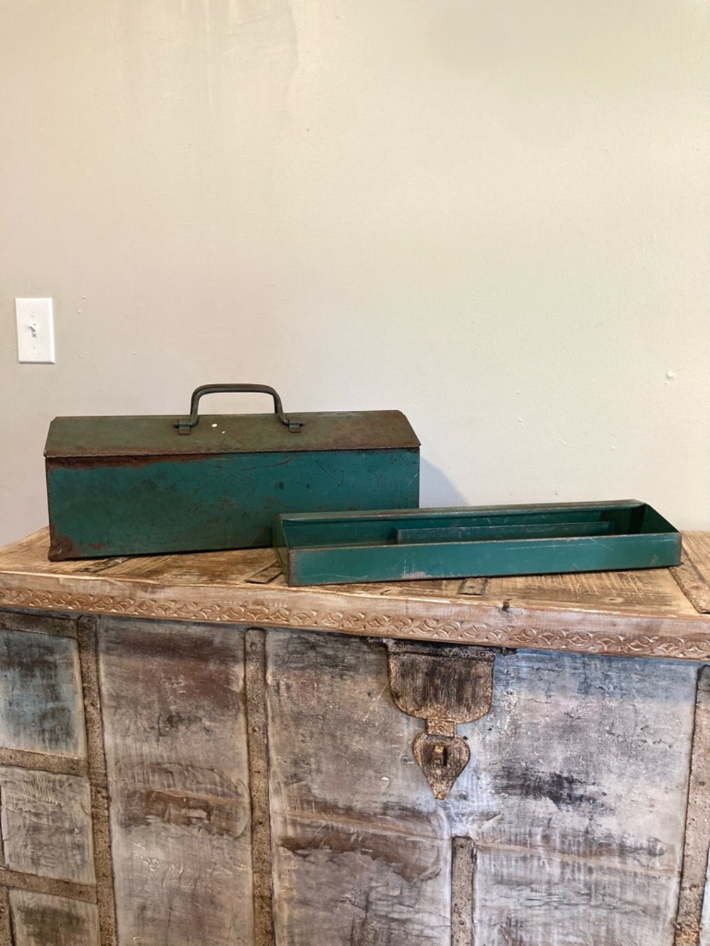 Vintage Metal Toolbox in Teal with Carry Handle and Insert 21” Long Distressed - Picture 16 of 16
